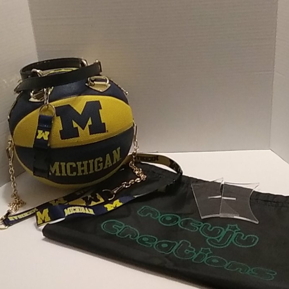 LIMITED EDITION HANDMADE "MICHIGAN" Basketball Purse - Picture 8 of 16